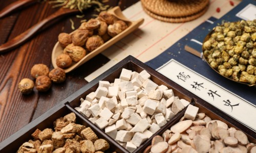 中药五味子的功效与作用简介网 - 网站提供五味子有什么功效小常识、中药五子衍宗丸的功效与作用